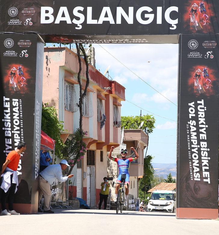 Gaziantep'te düzenlenen Türkiye Yol Bisikleti Şampiyonası sona erdi G1