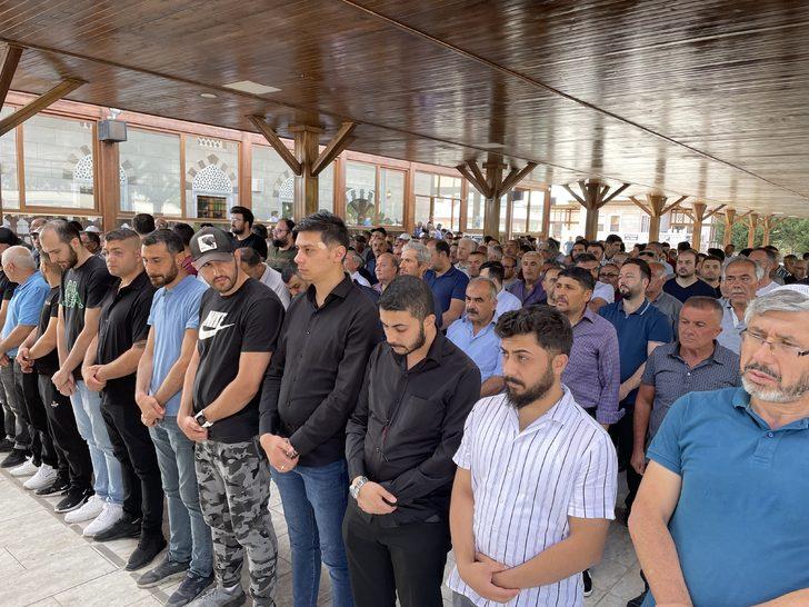 Dekan Prof. Dr. Korkmaz'ın cenazesi Aksaray'da defnedildi G4