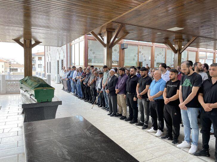 Dekan Prof. Dr. Korkmaz'ın cenazesi Aksaray'da defnedildi G5