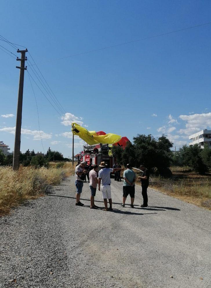 Antalya'da elektrik tellerine takılan deniz paraşütündeki 2 turist yaralandı G3