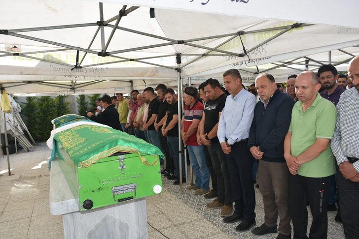 Balayı dönüşünde geçirdikleri kazada hayatını kaybeden çift defnedildi G1