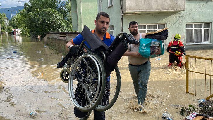 GÜNCELLEME 2 - Zonguldak'ta sağanak nedeniyle bazı ev ve iş yerlerini su bastı G3