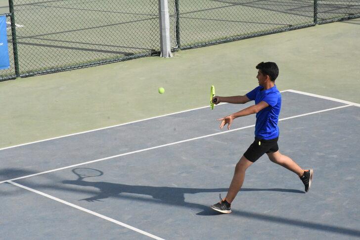 Anadolu Yıldızlar Ligi'nin tenis çeyrek finalleri Şırnak'ta başladı G2
