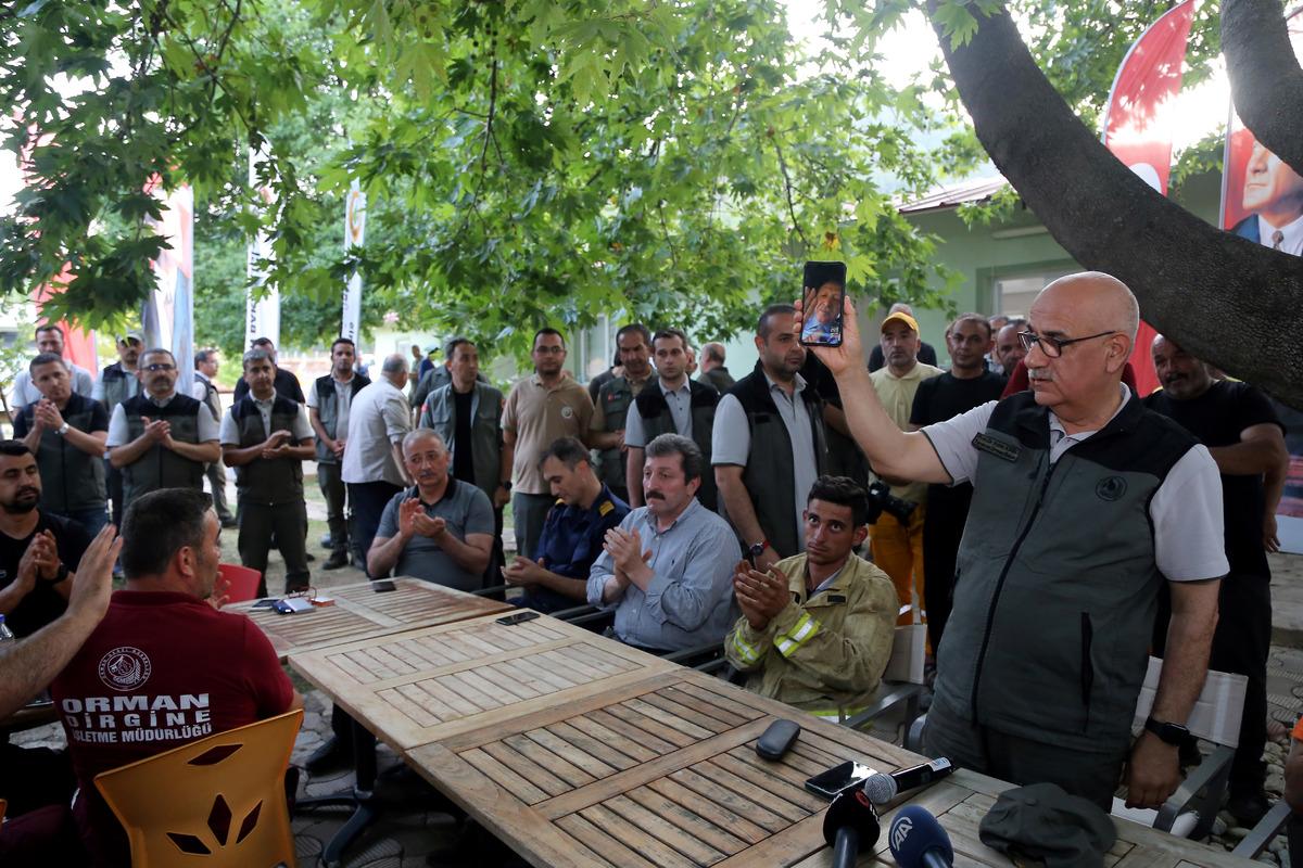 Cumhurbaşkanı Erdoğan, Marmaris'teki yangında g&ouml;rev yapan ekiplere seslendi: