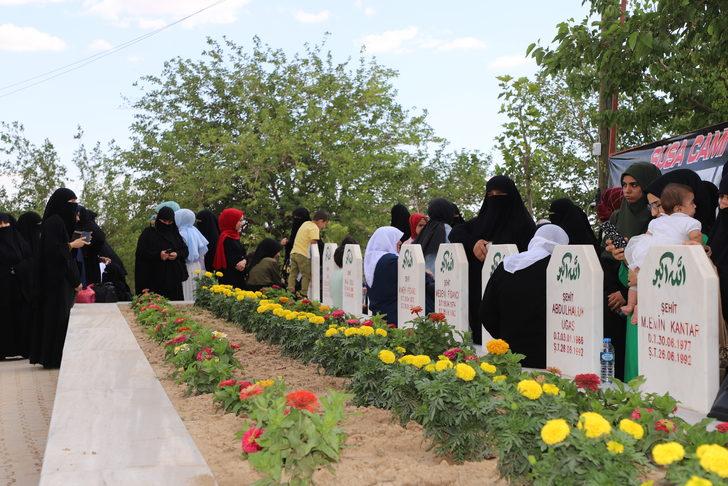 Diyarbakır'da terör örgütü PKK'nın "Susa Katliamı"nda hayatını kaybedenler anıldı G2
