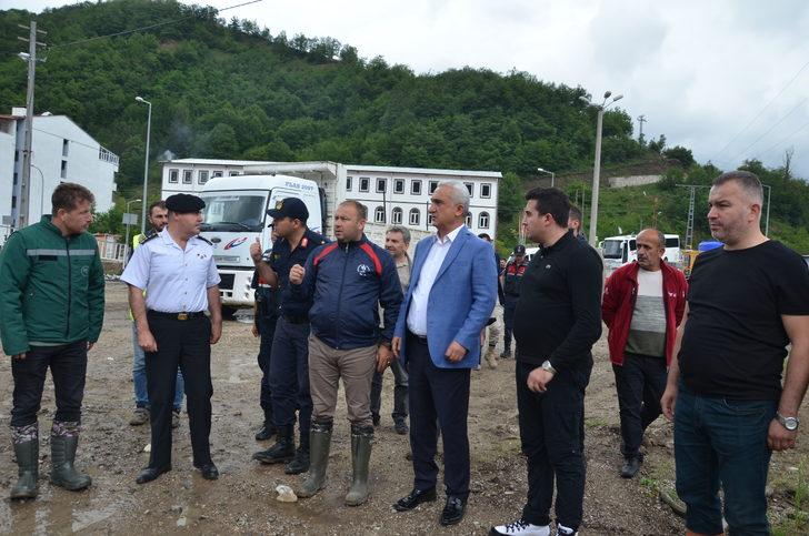 Kastamonu Valisi Çakır, kentte beklenen sağanakla ilgili önlemleri inceledi G5