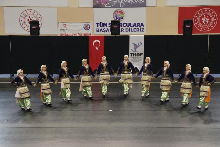 Karabük'te Türkiye Halk Oyunları Federasyonu Bölge Yarışması yapıldı G5