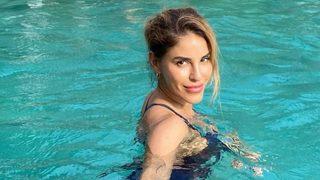 Cihan Ünal'ın kızı Irmak Ünal mini şortu ve sütyeniyle poz verdi