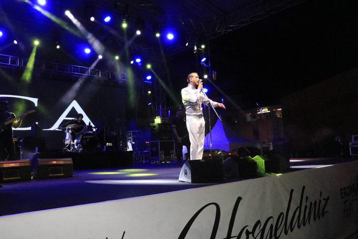 Cem Adrian, "Erzincanfest 2022" etkinlikleri kapsamında konser verdi G5