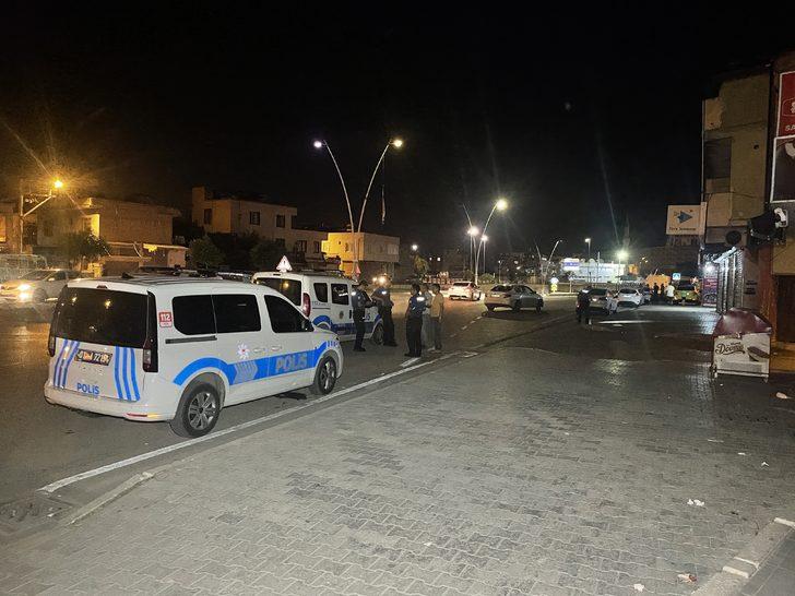 Adana'da sırtına mermi isabet eden kadın yaralandı G4