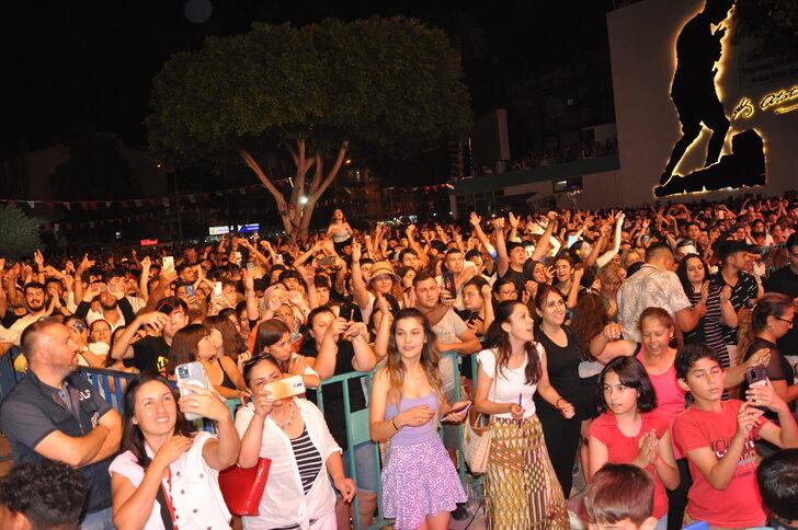 Mersin'de şarkıcı Koray Avcı konser verdi G3