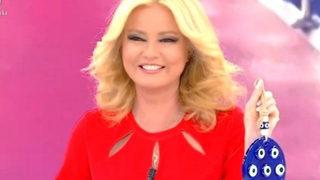 Sosyal medyayı sallayan kare! Müge Anlı gelinlikle Şinaşi Yüzbaşıoğlu ise damatlıkla