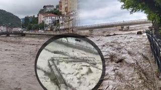 SON DAKİKA | Kastamonu için kırmızı alarm, İnebolu'da köprüler yıkıldı! Samsun Valiliği: 21.00'e kadar devam edecek