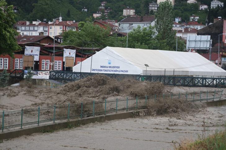 GÜNCELLEME - Kastamonu'da sağanak nedeniyle taşan çaylar su baskınlarına neden oldu G4