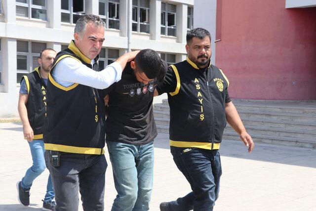 Adana'da kuyumcuyu silahla soyan 2 zanlı tutuklandı