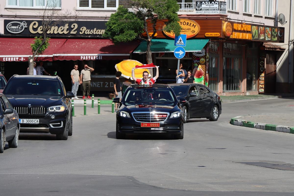 D&uuml;nya &uuml;&ccedil;&uuml;nc&uuml;s&uuml; down sendromlu milli sporcu memleketinde t&ouml;renle karşılandı