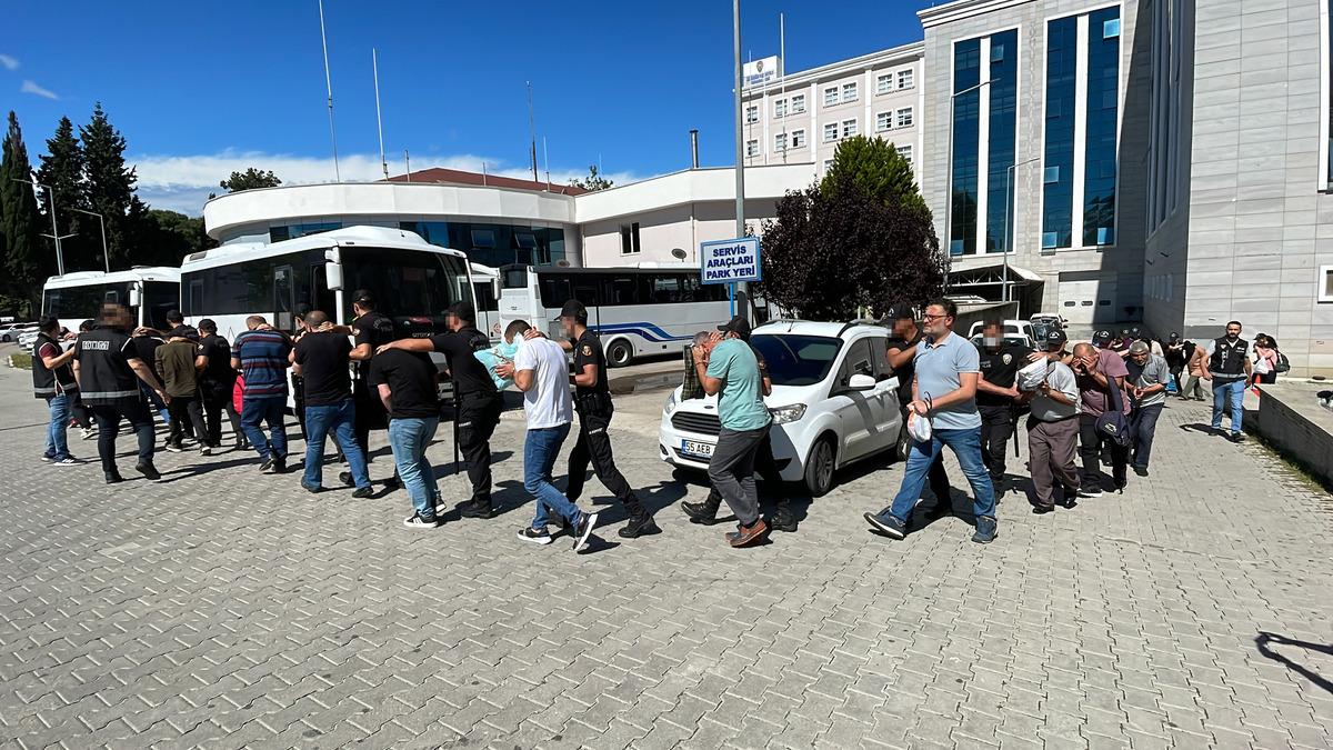 Samsun merkezli dolandırıcılık operasyonunda yakalanan ş&uuml;phelilerden 26'sı adliyede