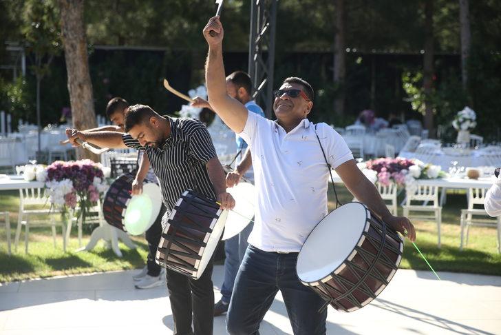 Kahramanmaraş'ta iki aile arasındaki husumetin bitmesi davul zurnayla kutlandı G5