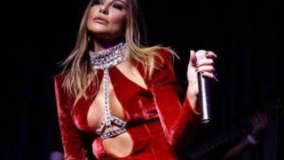 Hamdi Alkan'ın eski eşi Selen Görgüzel beyaz mini elbiseli pozlarıyla yürek hoplattı! 