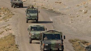 Askeri aracın geçişi sırasında patlama: 2 asker yaralı