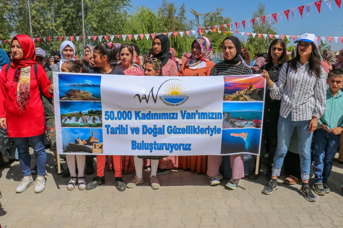 Van'da 50 bin kadın kentin tarihi mekanlarıyla buluşturulacak