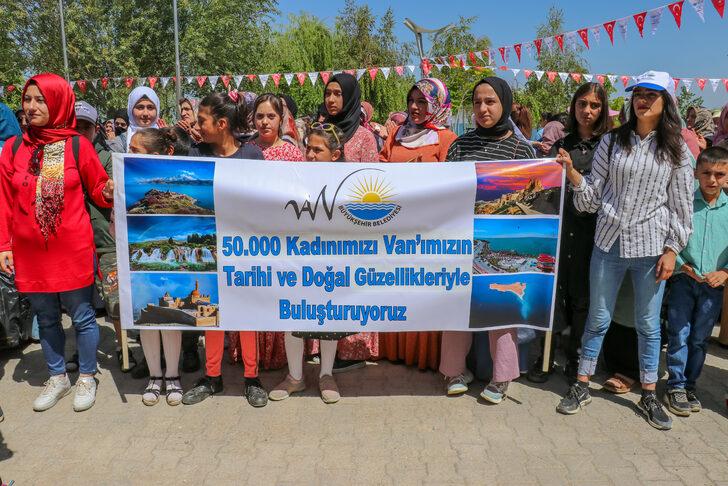 Van'da 50 bin kadın kentin tarihi mekanlarıyla buluşturulacak G1