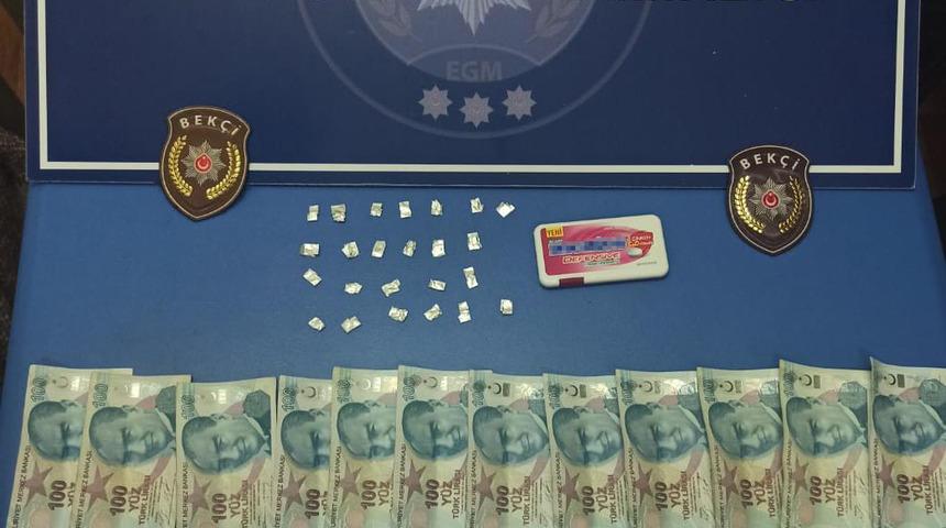 Edirne'de şeker kutusuna uyuşturucu saklayan zanlı yakalandı