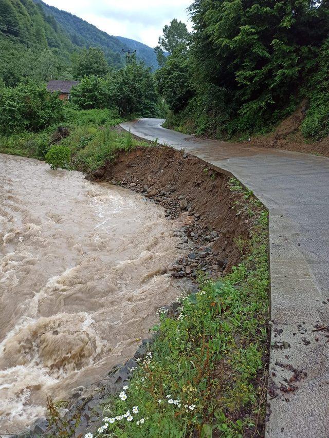 Alaplı'da heyelan nedeniyle bazı yayla yolları ulaşıma kapandı