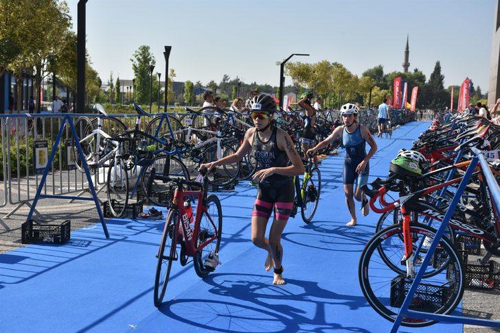 Oral B Balıkesir Avlu Triatlonu sona erdi G1