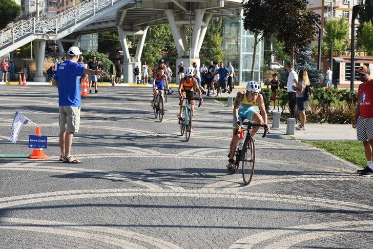 Oral B Balıkesir Avlu Triatlonu sona erdi G5