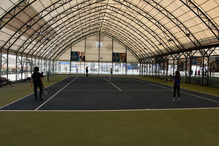 Anadolu Yıldızlar Ligi'nin tenis çeyrek finalleri Şırnak'ta devam ediyor G1