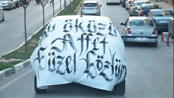 'Bu öküzü affet' pankartıyla trafikte gezdi