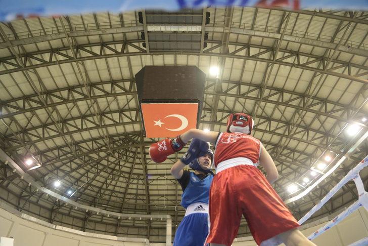 Erzurum'daki Üst Minikler Boksun Yıldızları Türkiye Şampiyonası sürüyor G5