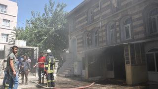 Şanlıurfa'da camide çıkan yangın hasara neden oldu