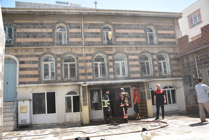 Şanlıurfa'da camide çıkan yangın hasara neden oldu G2