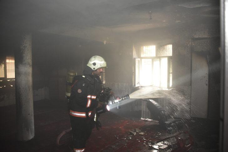 Şanlıurfa'da camide çıkan yangın hasara neden oldu G3