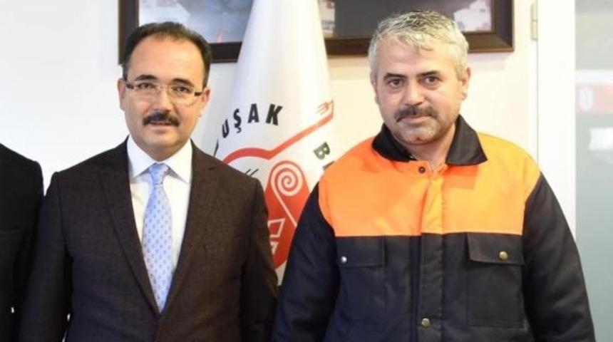 Temizlik iş&ccedil;isi bulduğu 20 bin lirayı yetkililere teslim etti