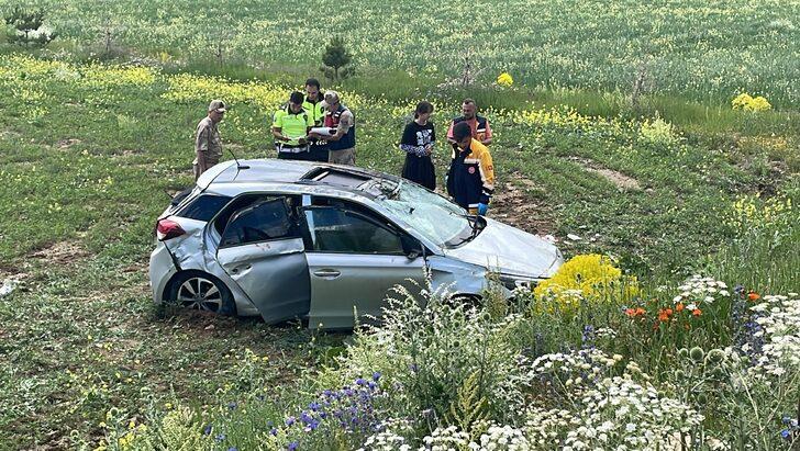 Bayburt'ta şarampole devrilen otomobildeki 4 kişi yaralandı G1