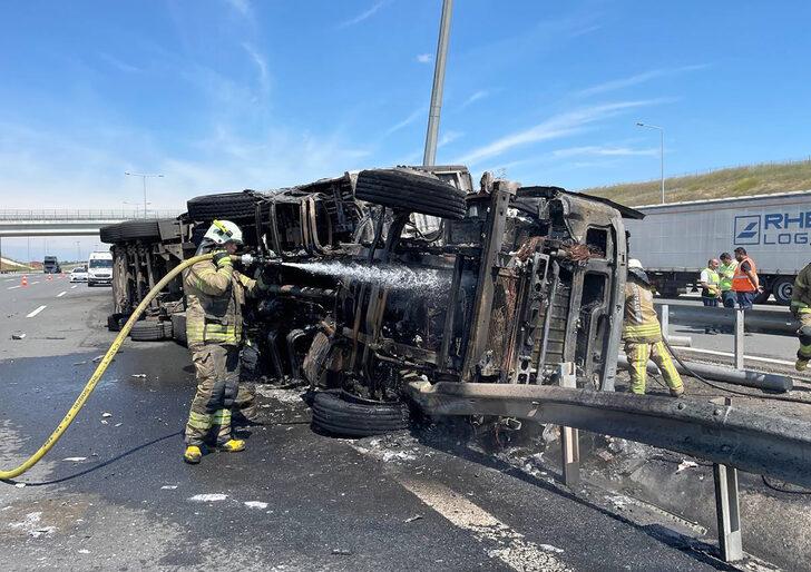 Kuzey Marmara Otoyolu'nda devrildikten sonra yanan tırın sürücüsü öldü
