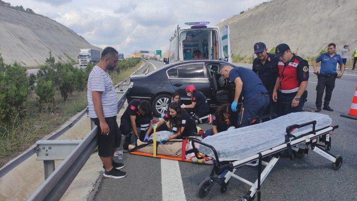 Bursa'da tıra çarpan otomobildeki 4 kişi yaralandı G1