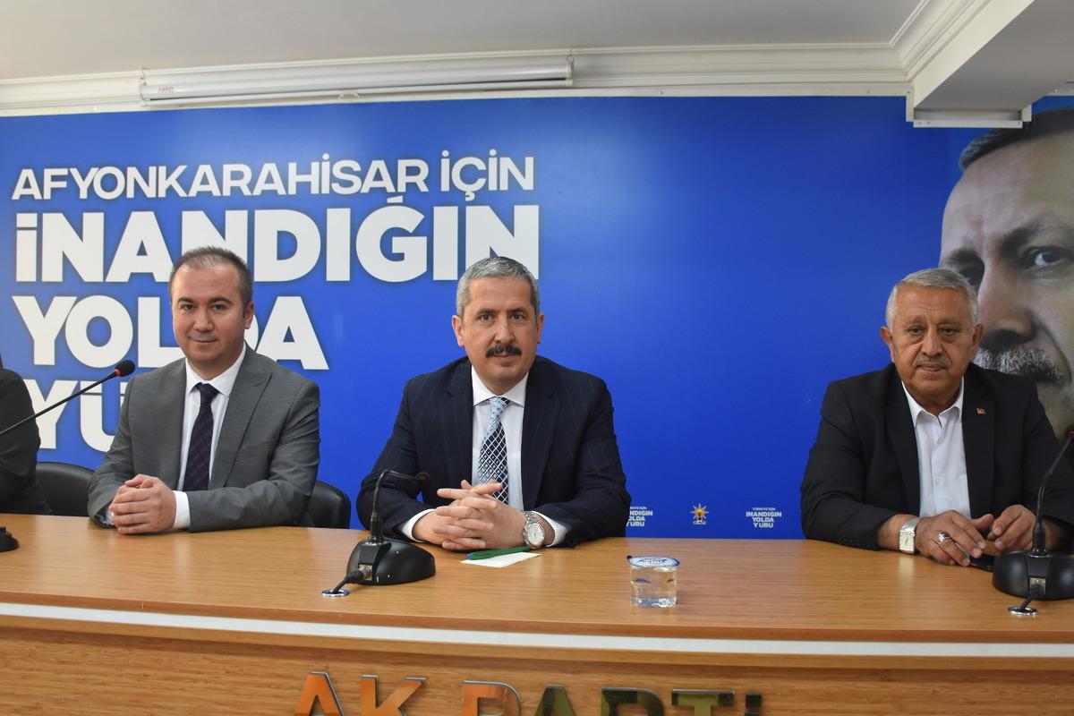 Hazine ve Maliye Bakan Yardımcısı Mahmut G&uuml;rcan, Afyonkarahisar'da ziyaretlerde bulundu