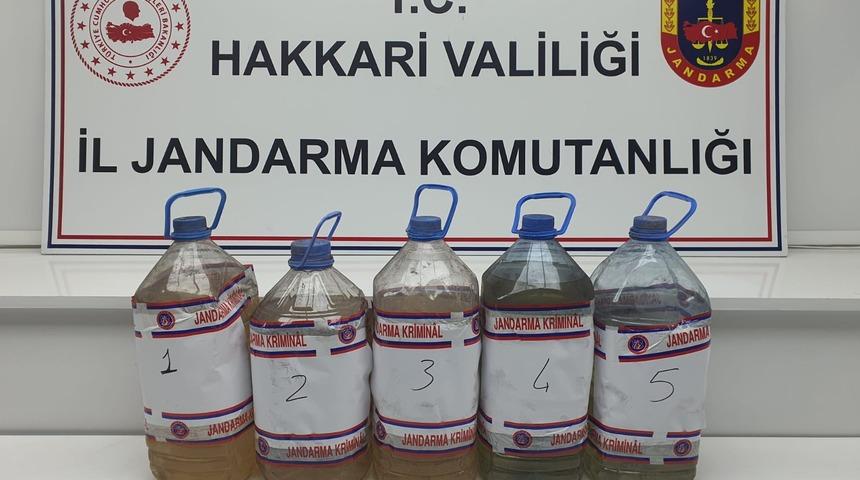 Hakkari'de 25 litre asit anhidrit ele geçirildi