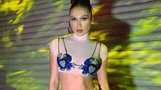 Fenomen Duygu Özaslan sarı bikinisiyle pozuyla yaktı geçti! 