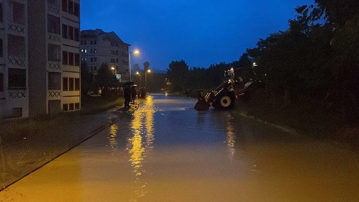 Zonguldak'ta sağanak nedeniyle bazı ev ve iş yerlerini su bastı G5
