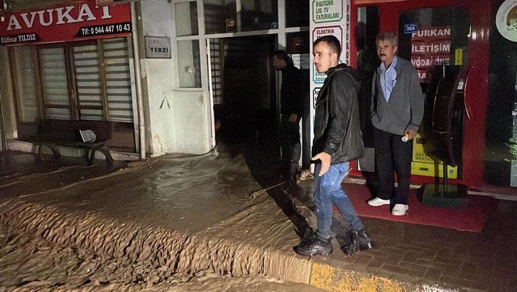 GÜNCELLEME 3 - Karabük'te sağanak hayatı olumsuz etkiledi G5