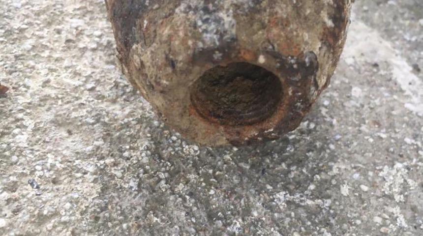 Manisa'da mezarlıkta patlamamış top mermisi bulundu