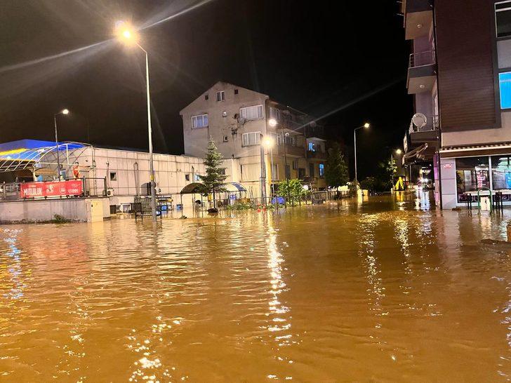 Bolu'nun Mengen ilçesinde su taşkınları meydana geldi G1