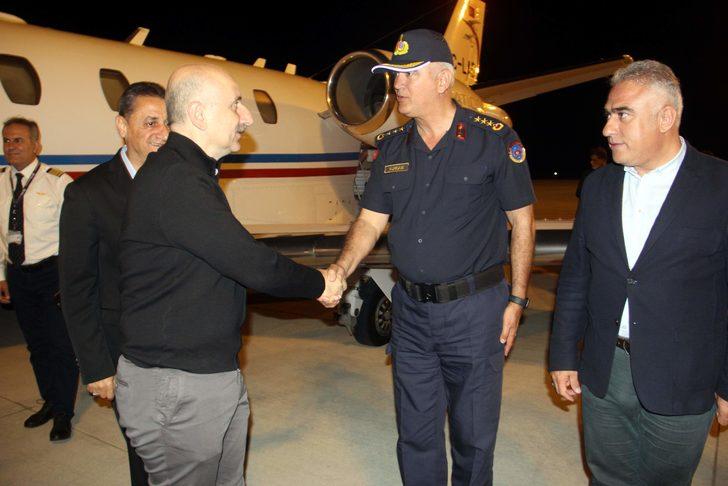 Ulaştırma ve Altyapı Bakanı Karaismailoğlu, selden etkilenen Sinop'ta incelemelerde bulundu: G1