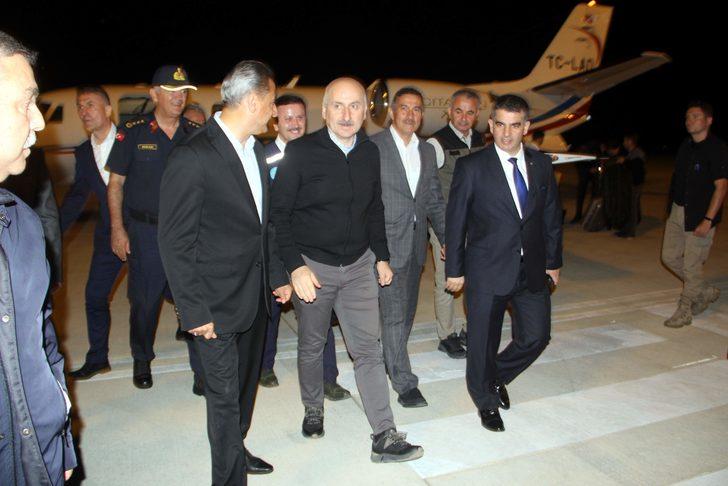 Ulaştırma ve Altyapı Bakanı Karaismailoğlu, selden etkilenen Sinop'ta incelemelerde bulundu: G2