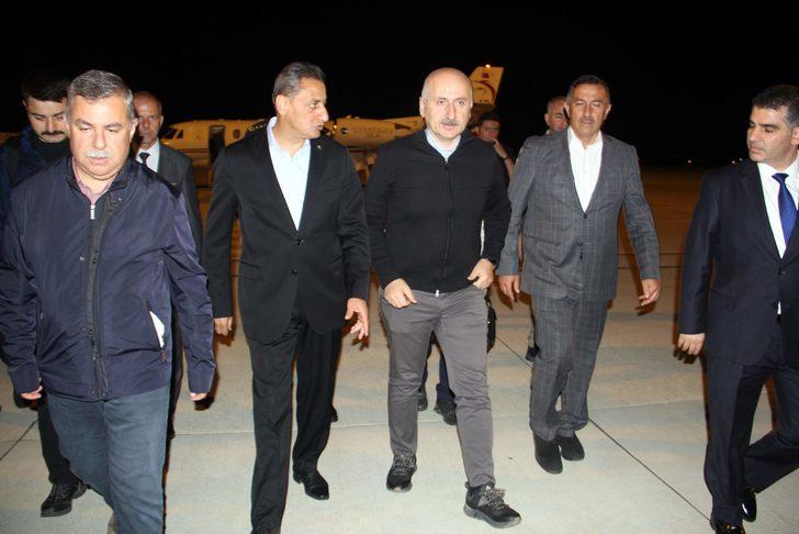 Ulaştırma ve Altyapı Bakanı Karaismailoğlu, selden etkilenen Sinop'ta incelemelerde bulundu: G3